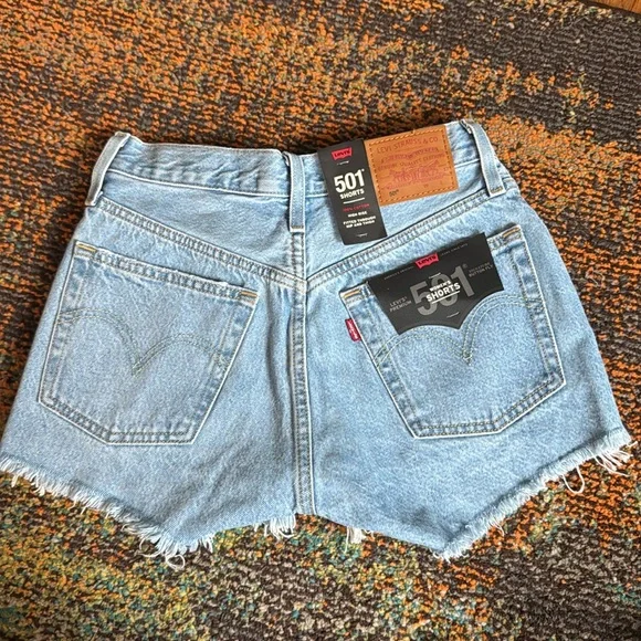 Levi’s 501 shorts. High rise. - Picture 3 of 3